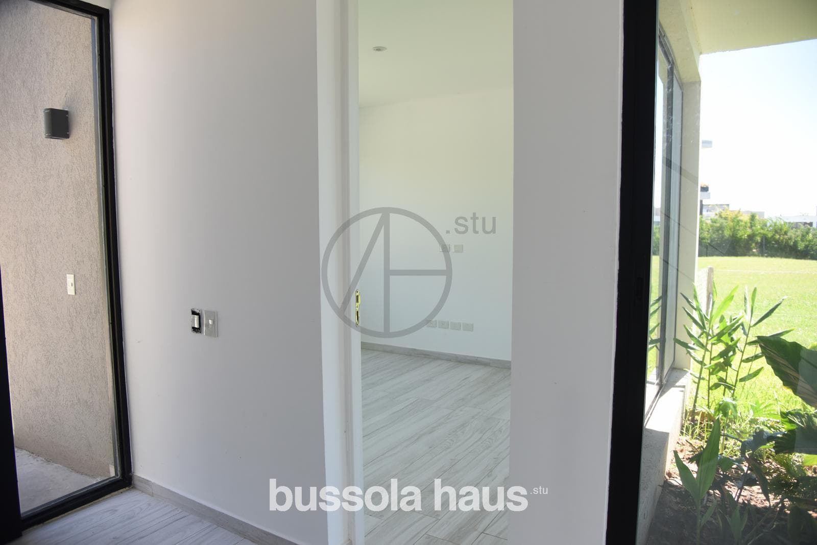 House for Sale on the Water in Acacias, Puertos Escobar