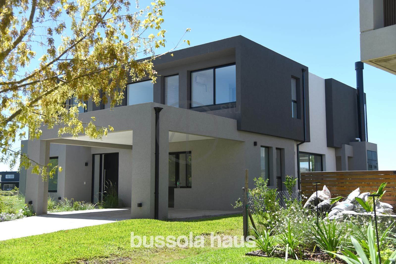 House for Sale on the Water in Acacias, Puertos Escobar