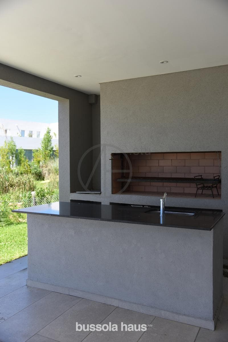 House for Sale on the Water in Acacias, Puertos Escobar