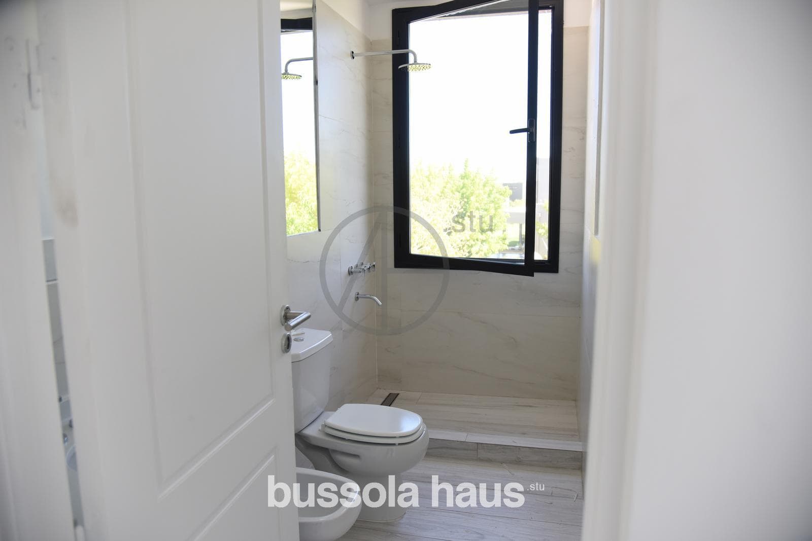 House for Sale on the Water in Acacias, Puertos Escobar