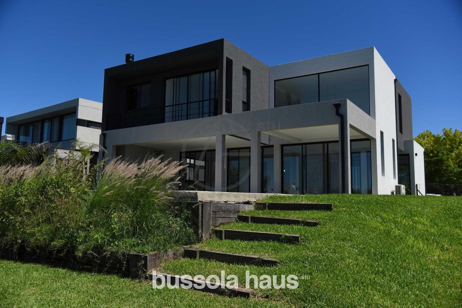 House for Sale on the Water in Acacias, Puertos Escobar