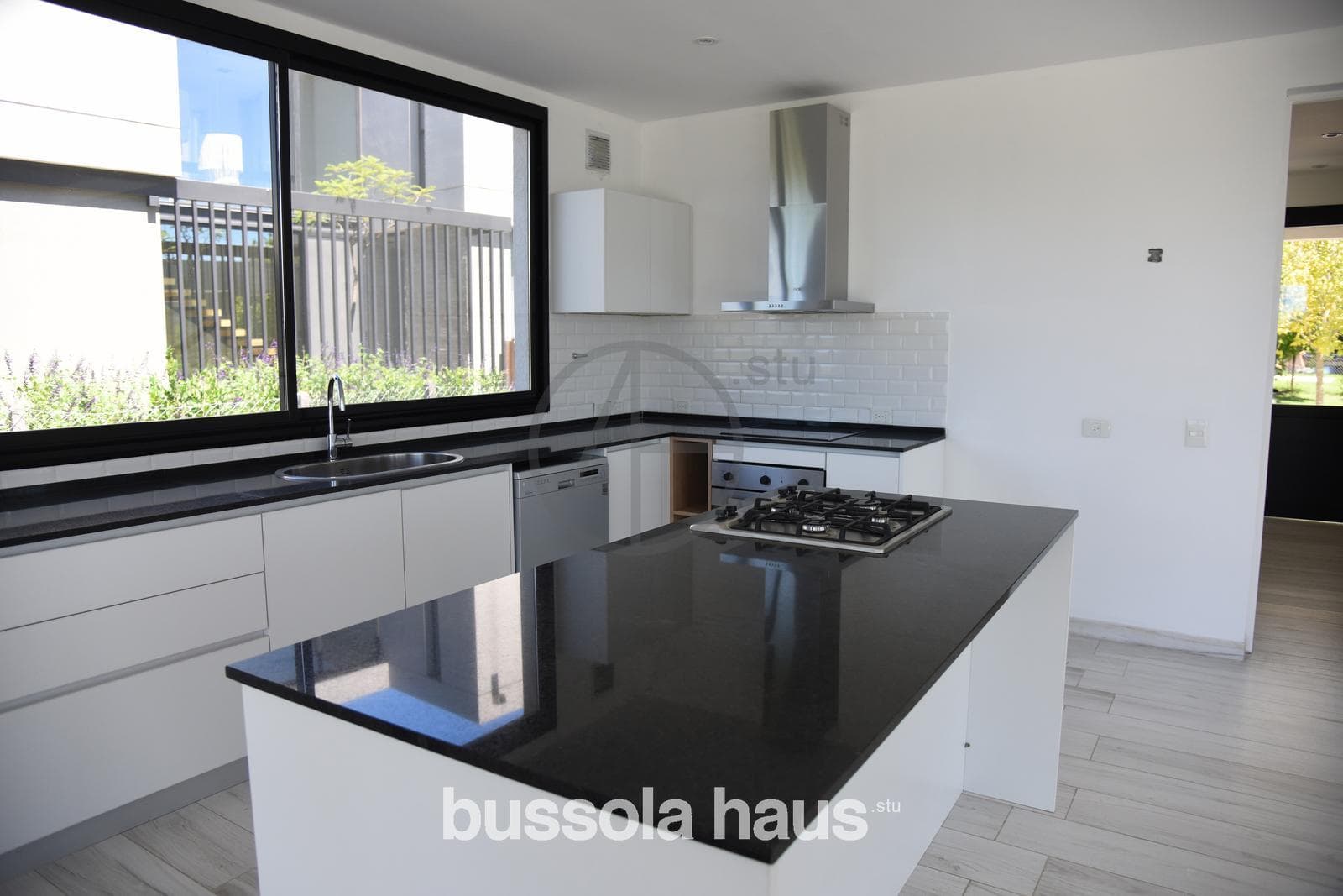 House for Sale on the Water in Acacias, Puertos Escobar