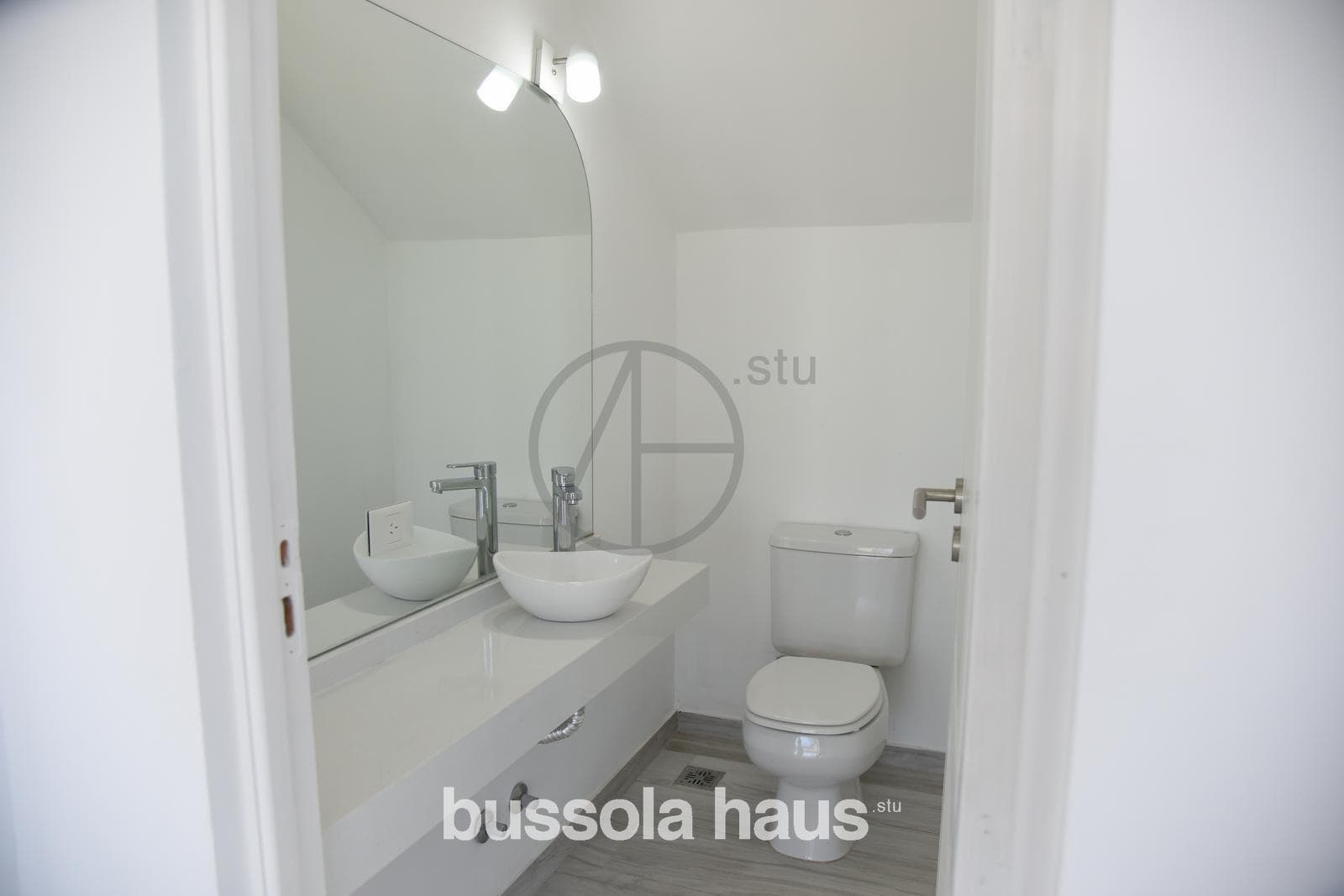 House for Sale on the Water in Acacias, Puertos Escobar
