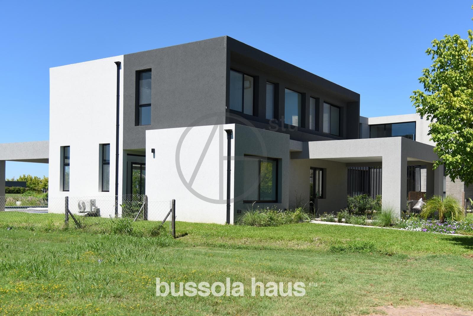 House for Sale on the Water in Acacias, Puertos Escobar