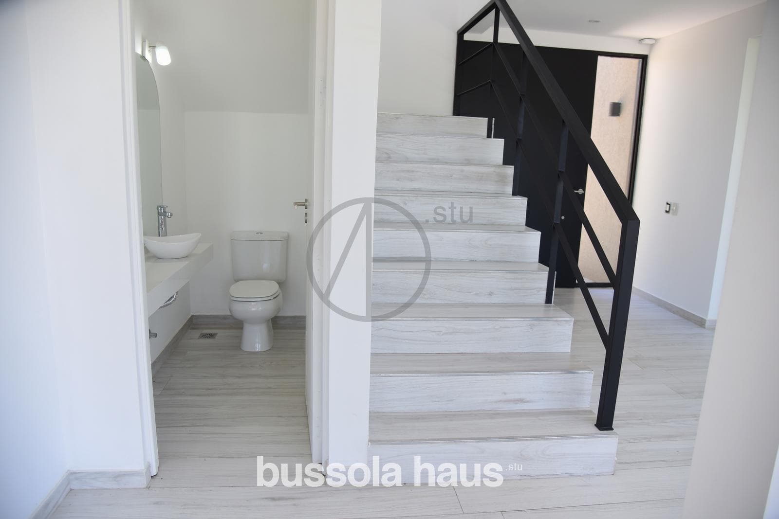 House for Sale on the Water in Acacias, Puertos Escobar