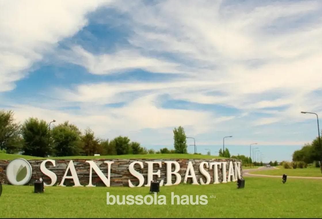 Inner-city lot for sale in the San Sebastián neighborhood, Area 10