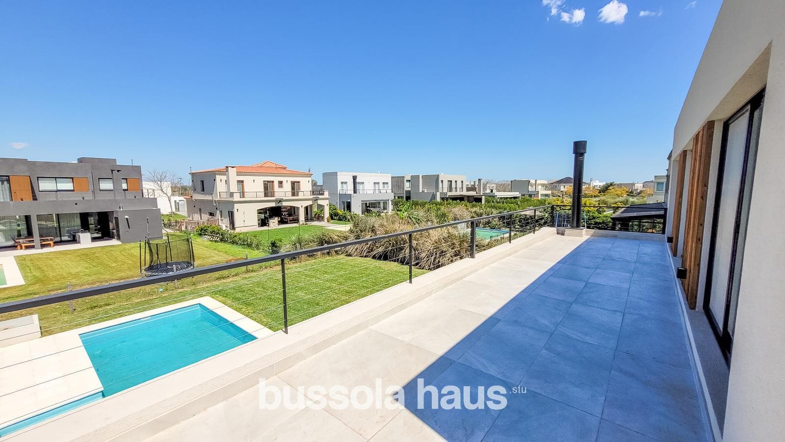 6-room house for sale with a pool in the Vistas Puertos neighborhood of Escobar