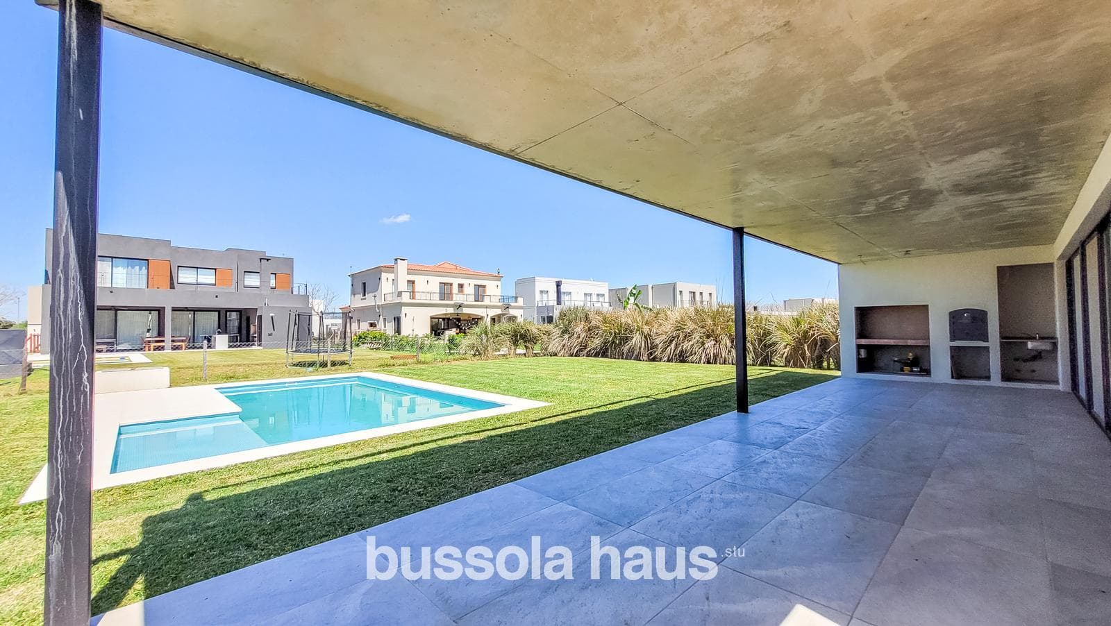 6-room house for sale with a pool in the Vistas Puertos neighborhood of Escobar