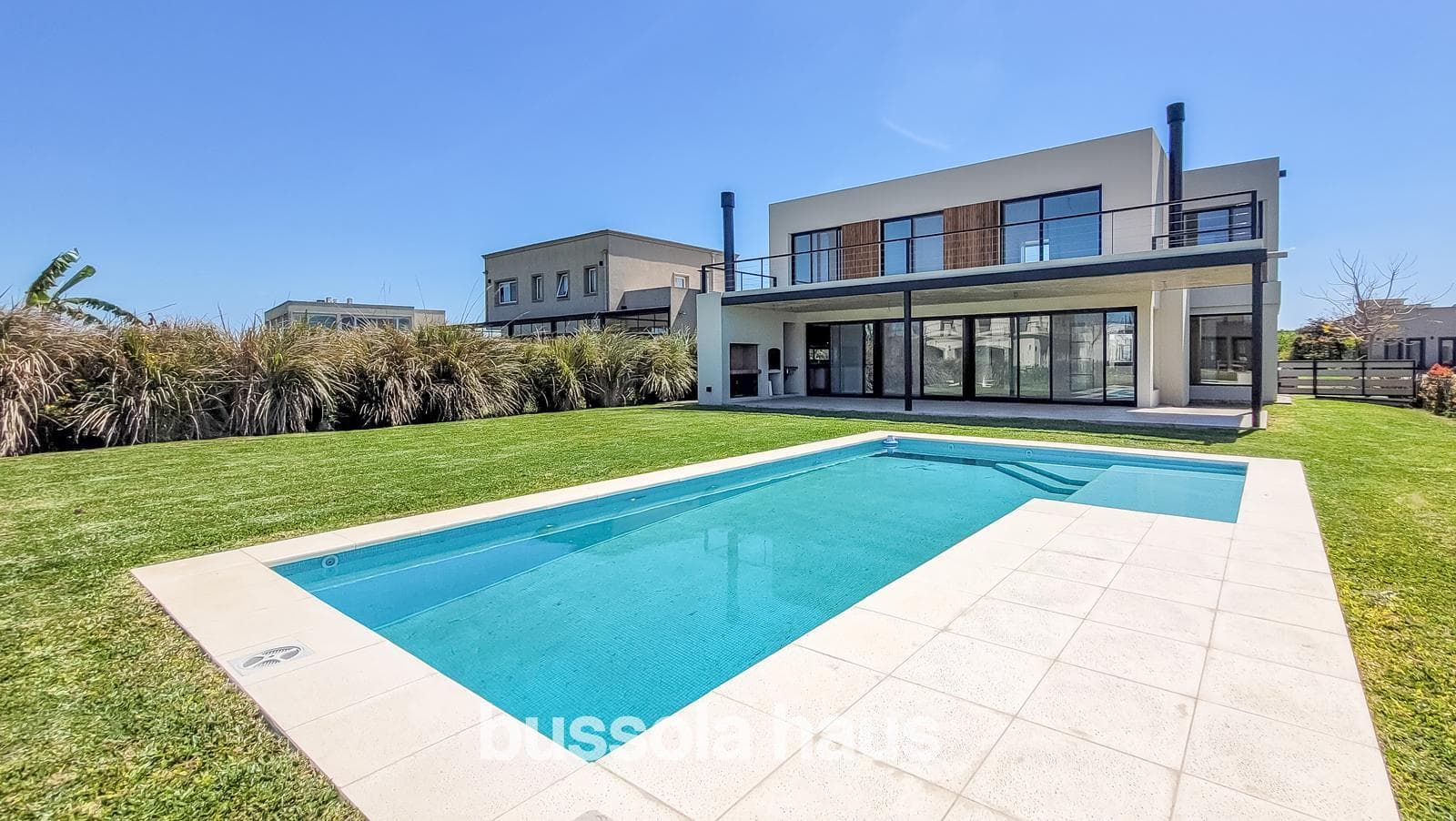 6-room house for sale with a pool in the Vistas Puertos neighborhood of Escobar