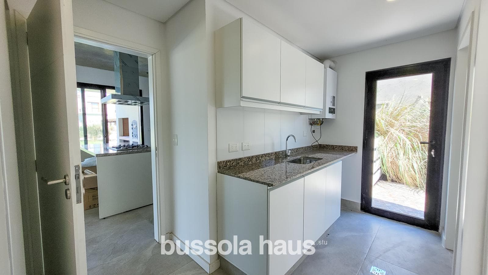 6-room house for sale with a pool in the Vistas Puertos neighborhood of Escobar