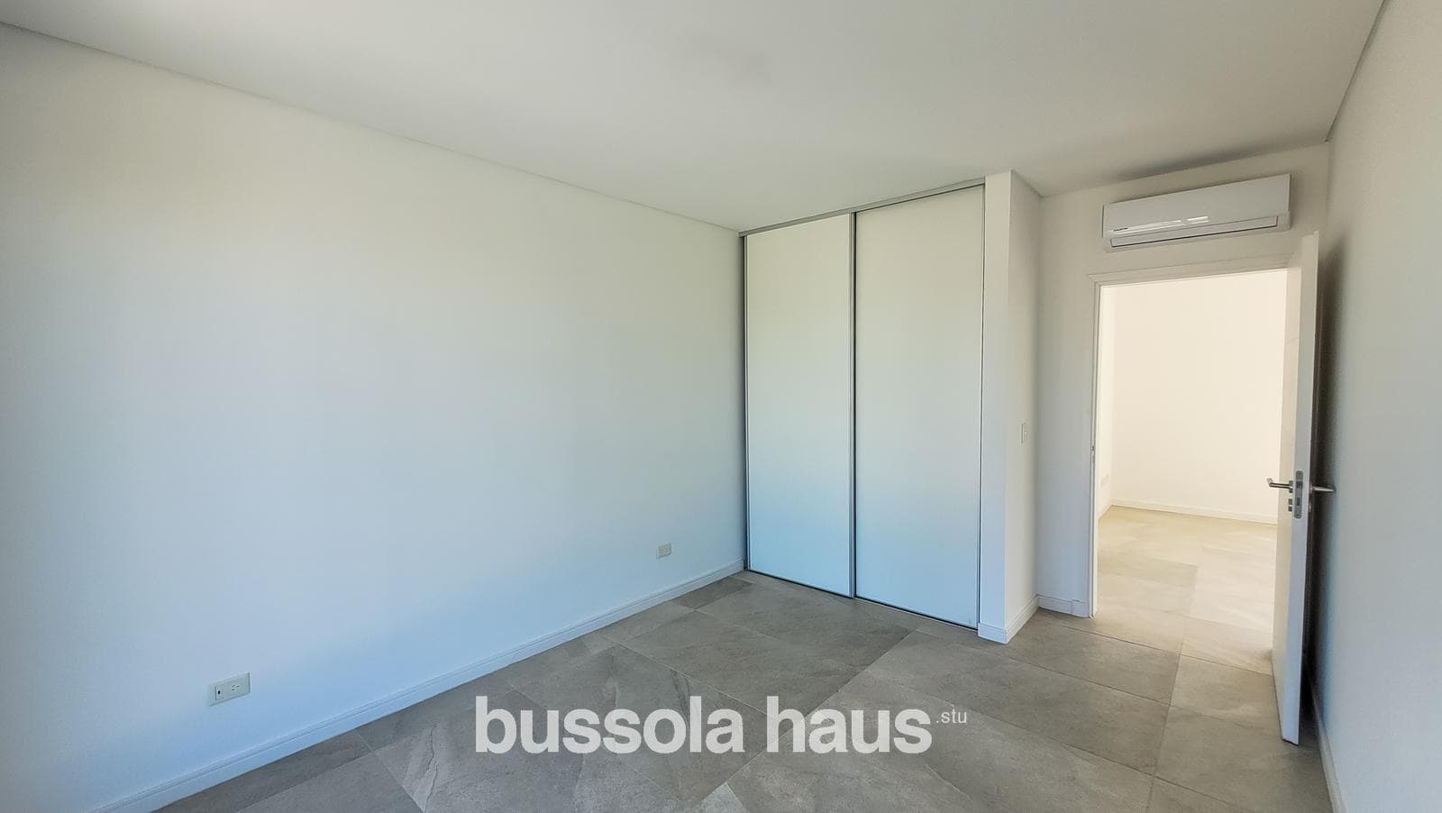 6-room house for sale with a pool in the Vistas Puertos neighborhood of Escobar