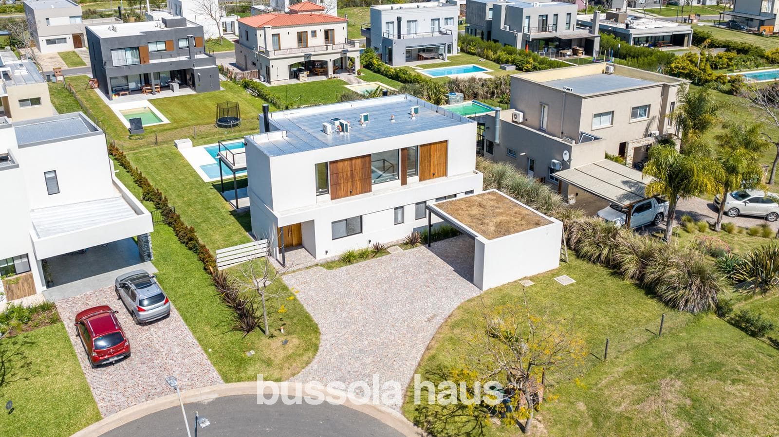 6-room house for sale with a pool in the Vistas Puertos neighborhood of Escobar