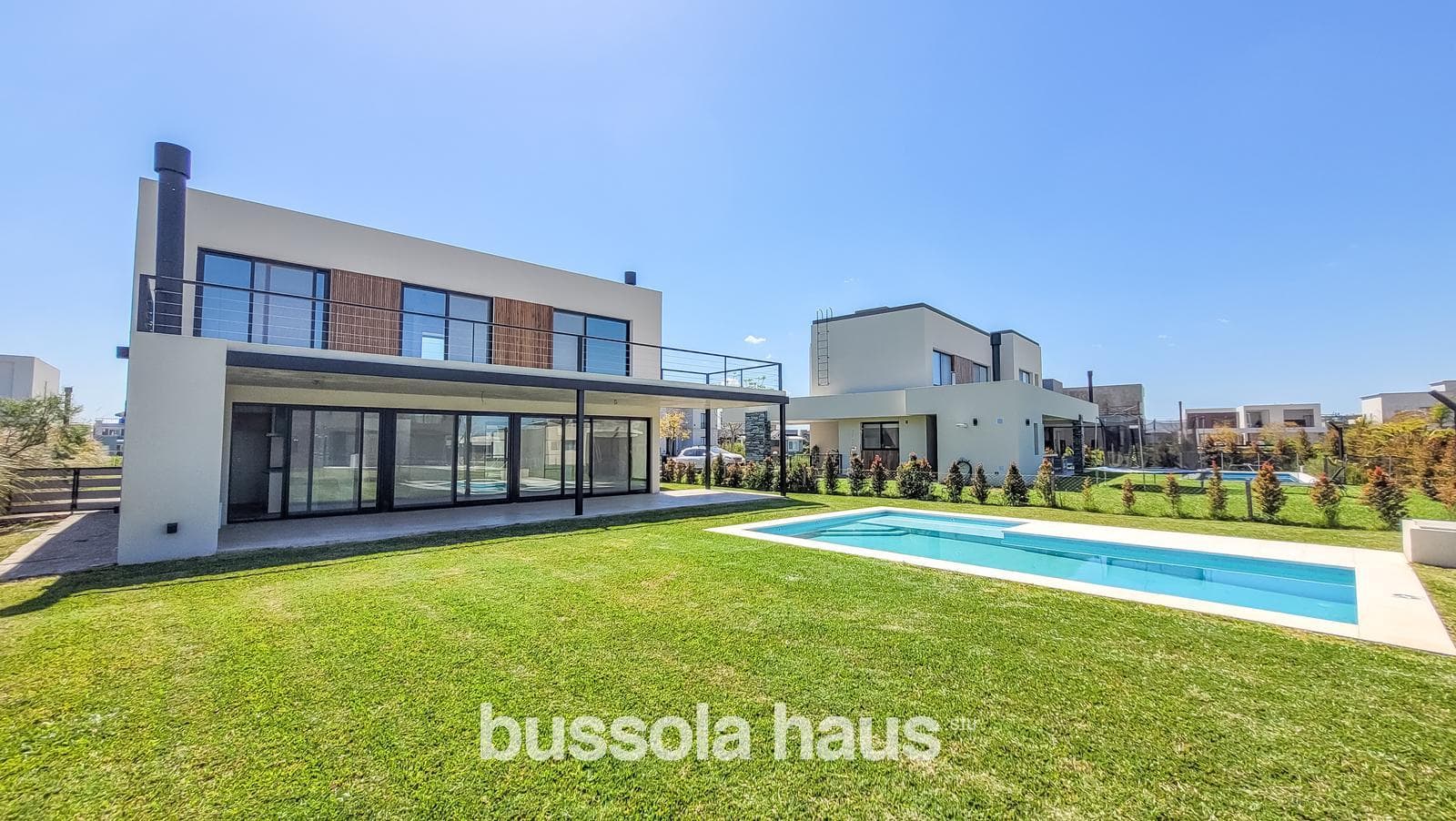 6-room house for sale with a pool in the Vistas Puertos neighborhood of Escobar