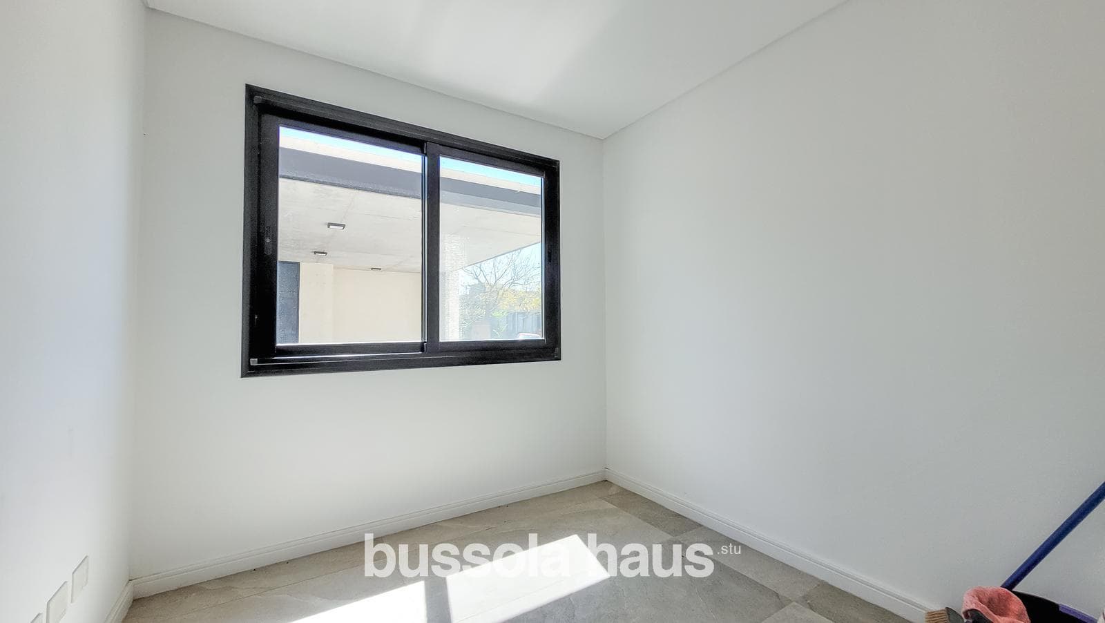 6-room house for sale with a pool in the Vistas Puertos neighborhood of Escobar