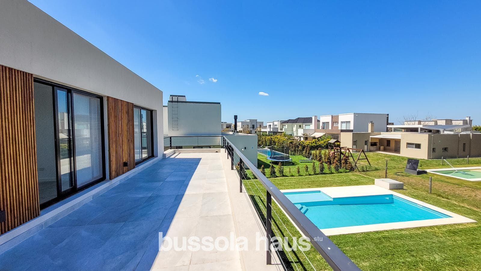 6-room house for sale with a pool in the Vistas Puertos neighborhood of Escobar