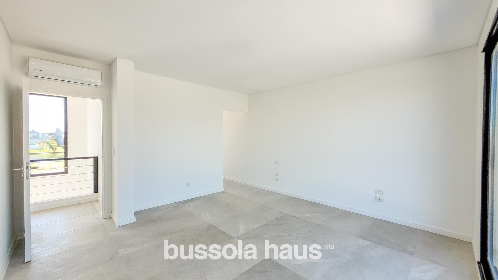 6-room house for sale with a pool in the Vistas Puertos neighborhood of Escobar