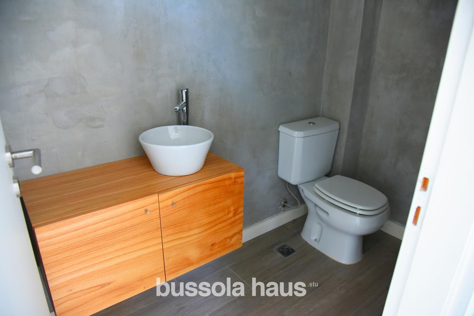 6-room house for sale near the lagoon in San Matias Escobar
