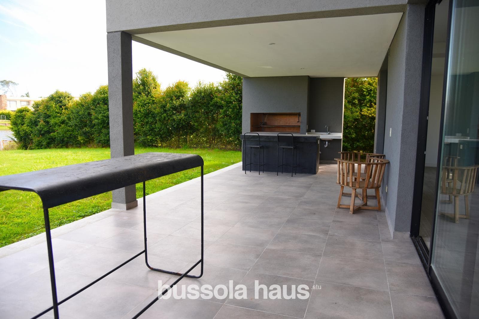 6-room house for sale near the lagoon in San Matias Escobar