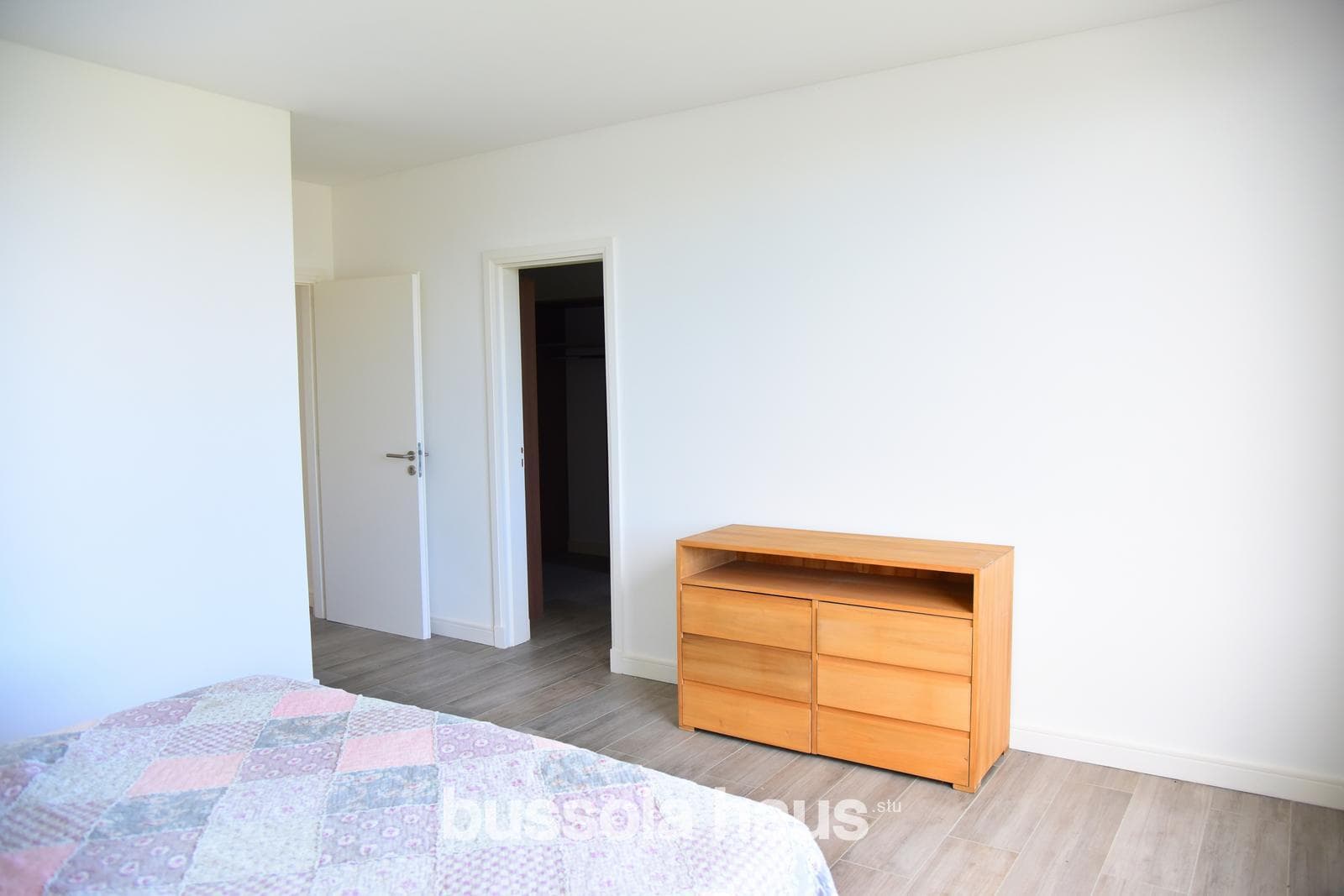 6-room house for sale near the lagoon in San Matias Escobar
