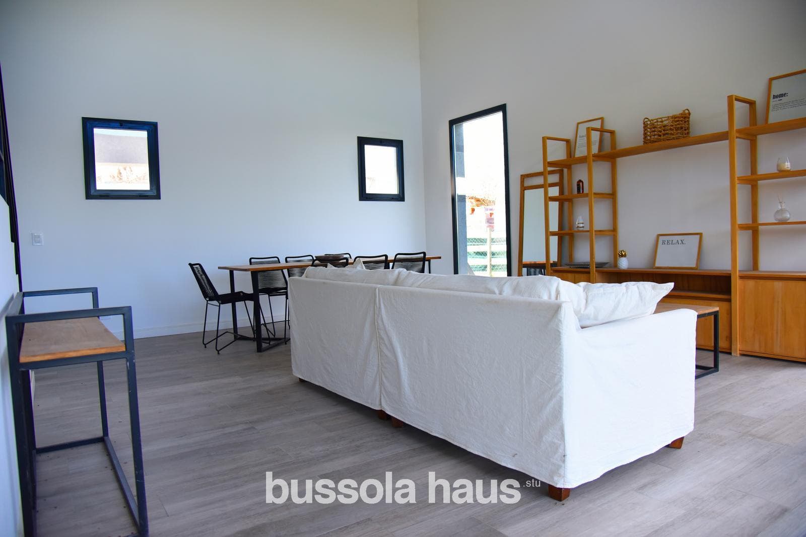 6-room house for sale near the lagoon in San Matias Escobar