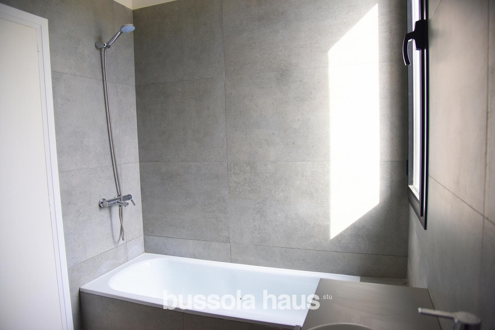 6-room house for sale near the lagoon in San Matias Escobar