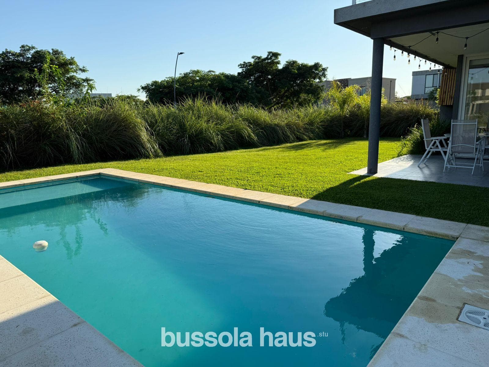 5-room house for sale with a pool in the Vistas Puertos neighborhood of Escobar