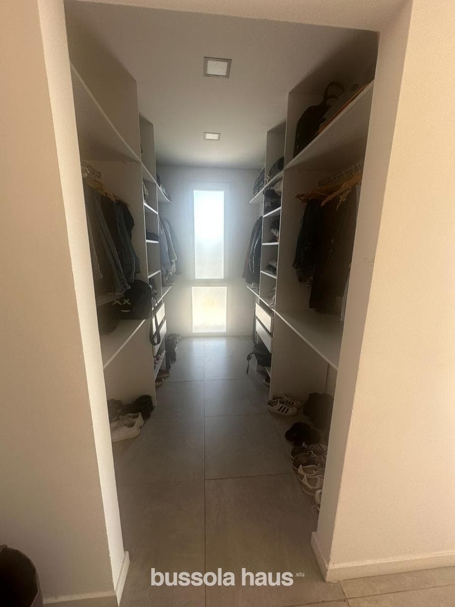 5-room house for sale with a pool in the Vistas Puertos neighborhood of Escobar