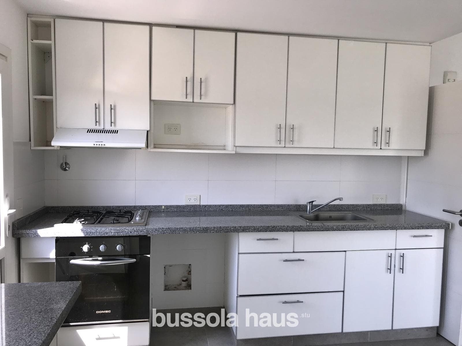 5-room house for sale overlooking the lagoon in Canton Golf