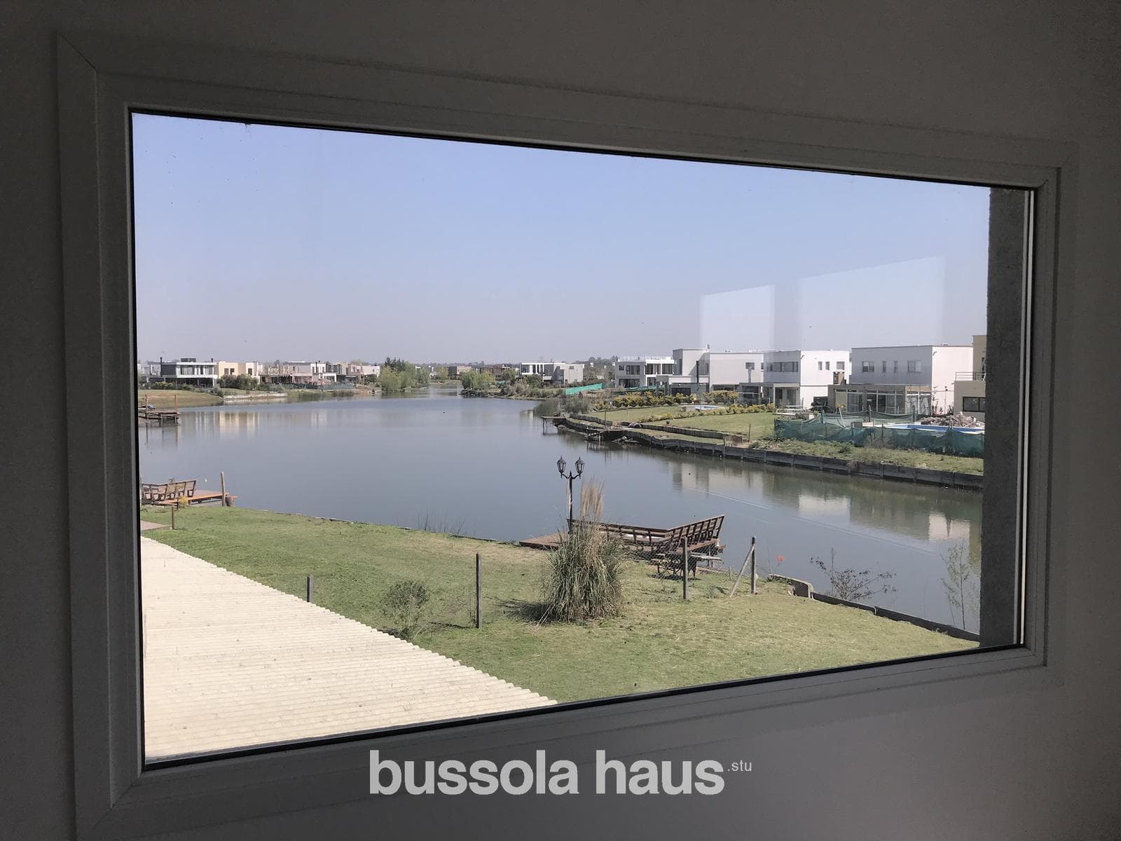 5-room house for sale overlooking the lagoon in Canton Golf