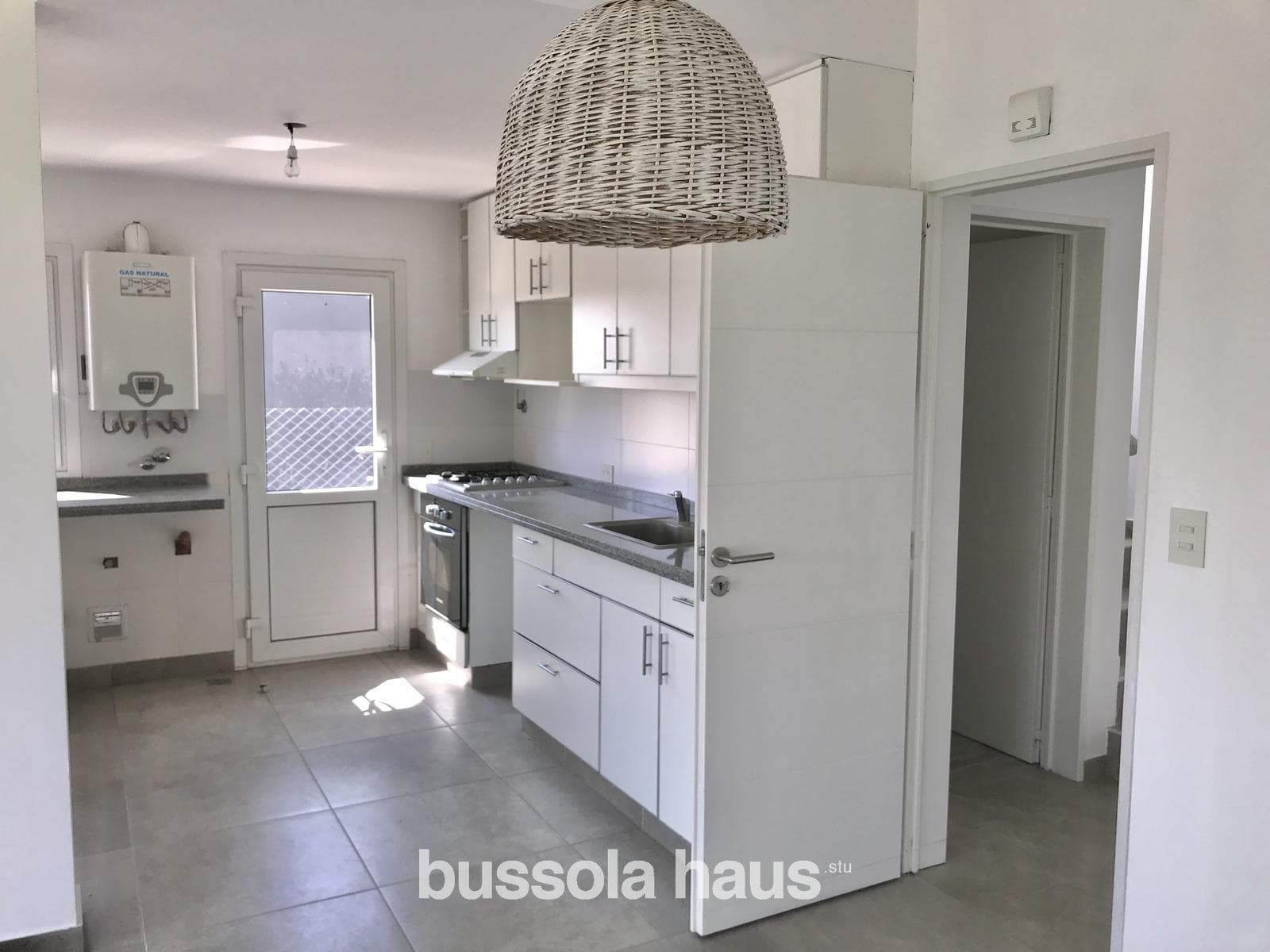 5-room house for sale overlooking the lagoon in Canton Golf