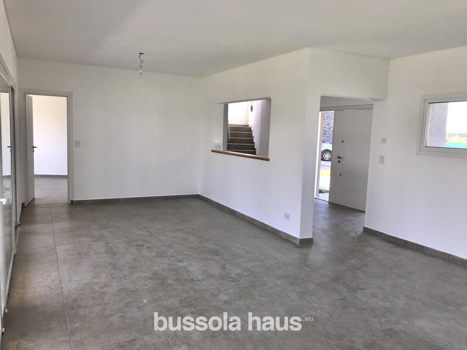5-room house for sale overlooking the lagoon in Canton Golf