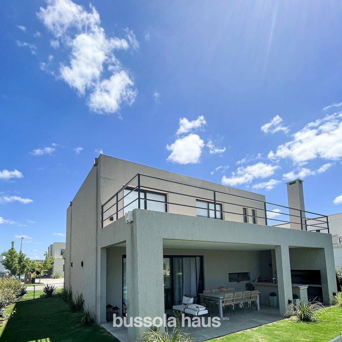 5-room house for sale with a pool in Acacias Puertos
