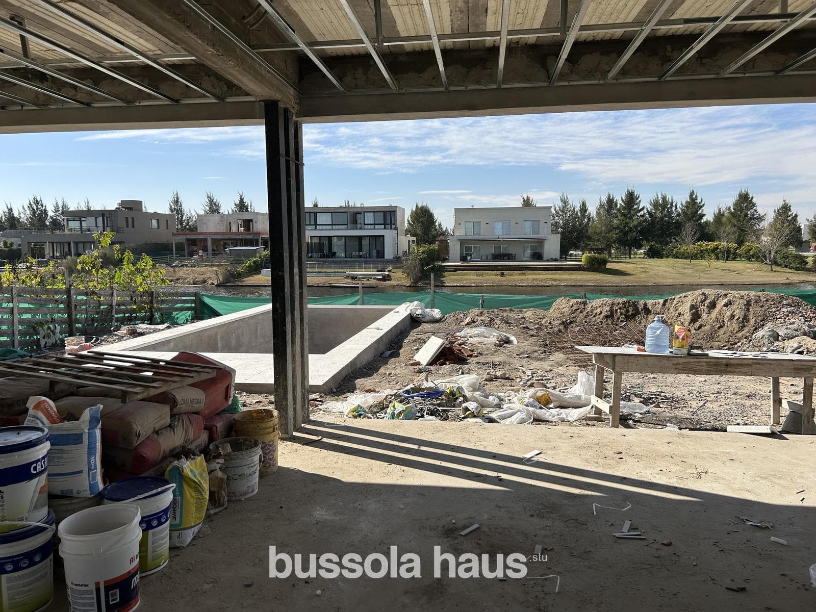 House for Sale Near the Lagoon in El Naudir Escobar