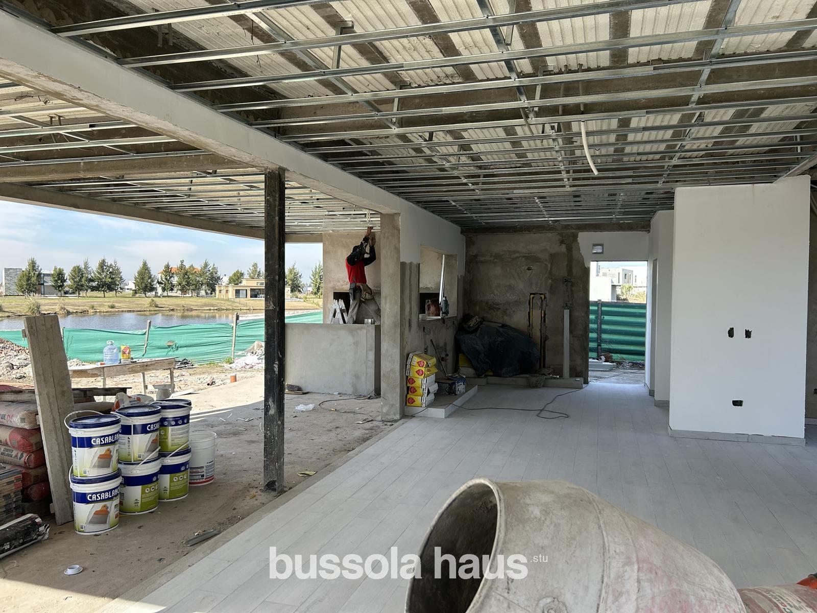 House for Sale Near the Lagoon in El Naudir Escobar