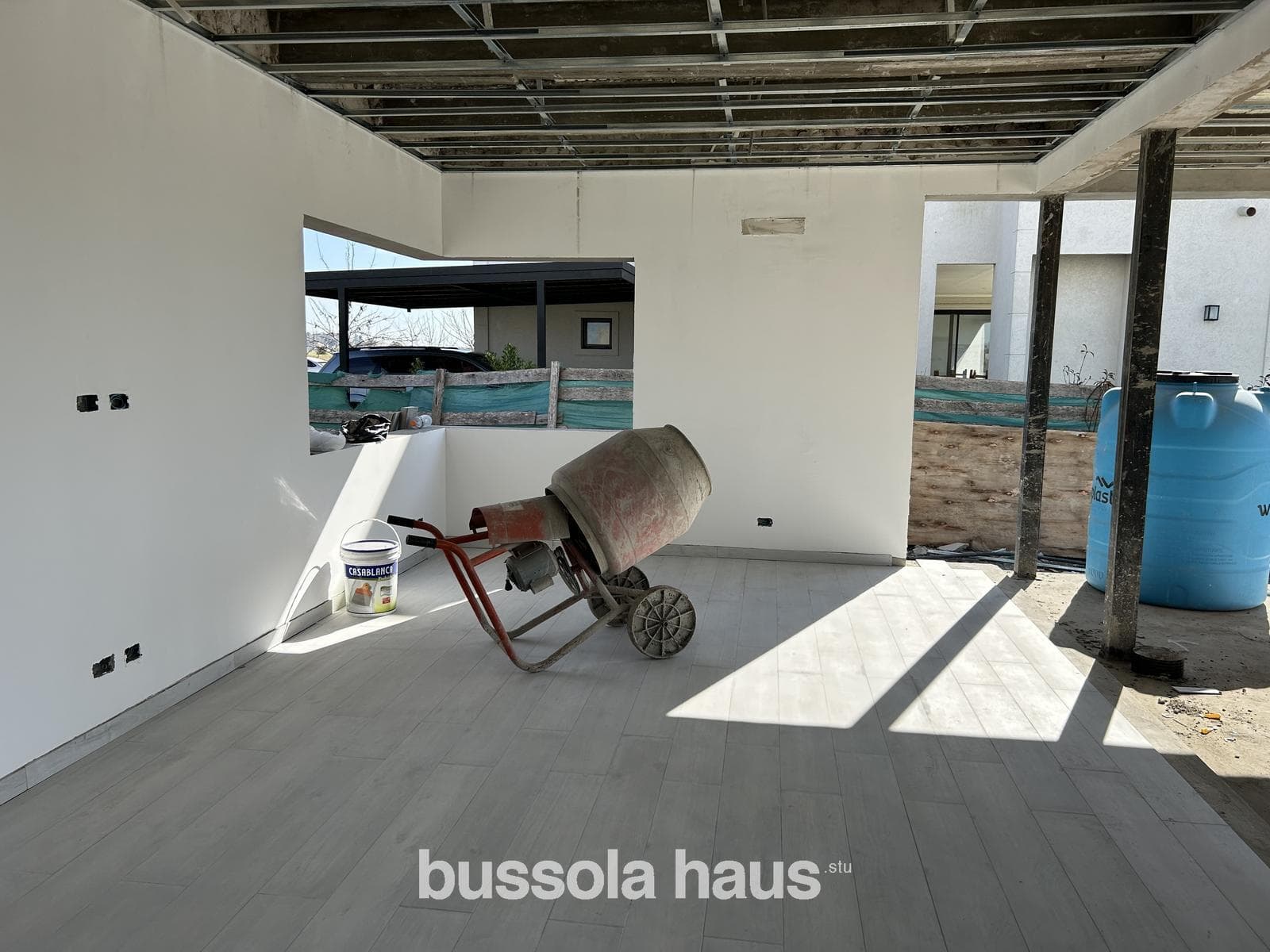 House for Sale Near the Lagoon in El Naudir Escobar