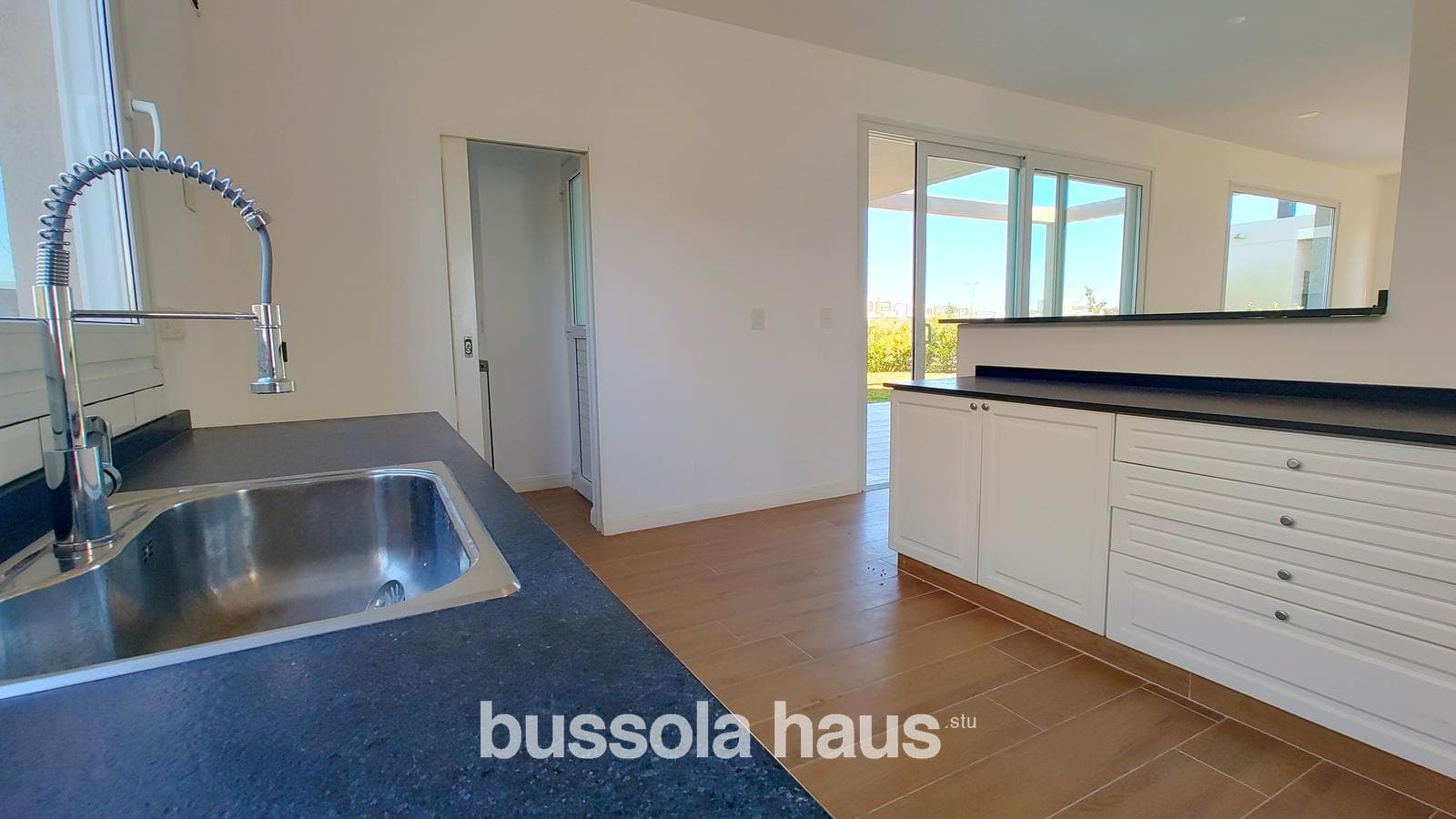 4-room house for sale with a pool in Costas Puertos Escobar