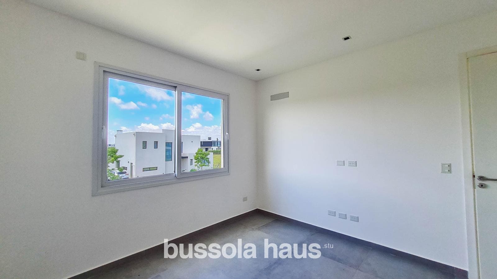 7-room house for sale with a pool in Riberas Puertos Escobar