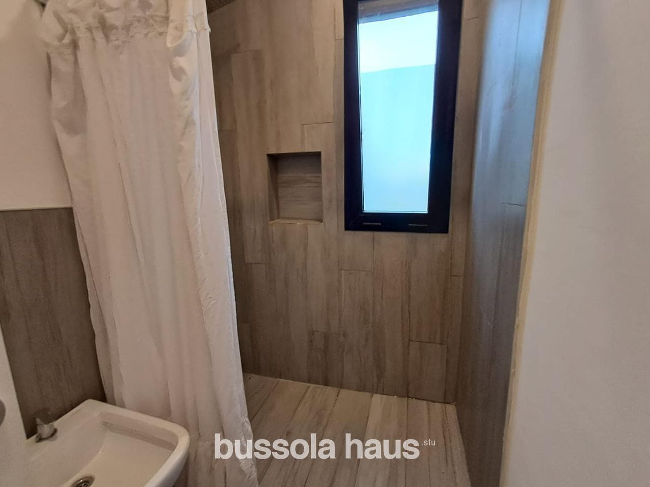 HOUSE FOR SALE IN NAUDIR ESCOBAR