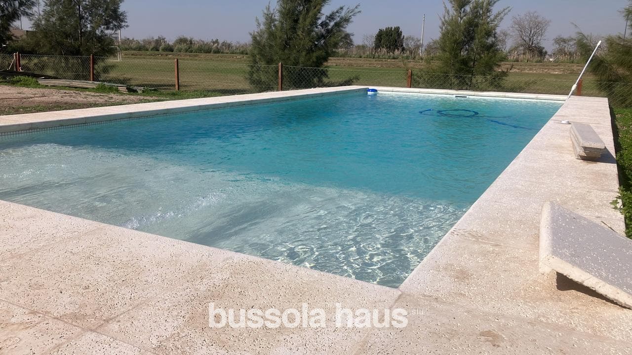 HOUSE FOR SALE IN NAUDIR ESCOBAR