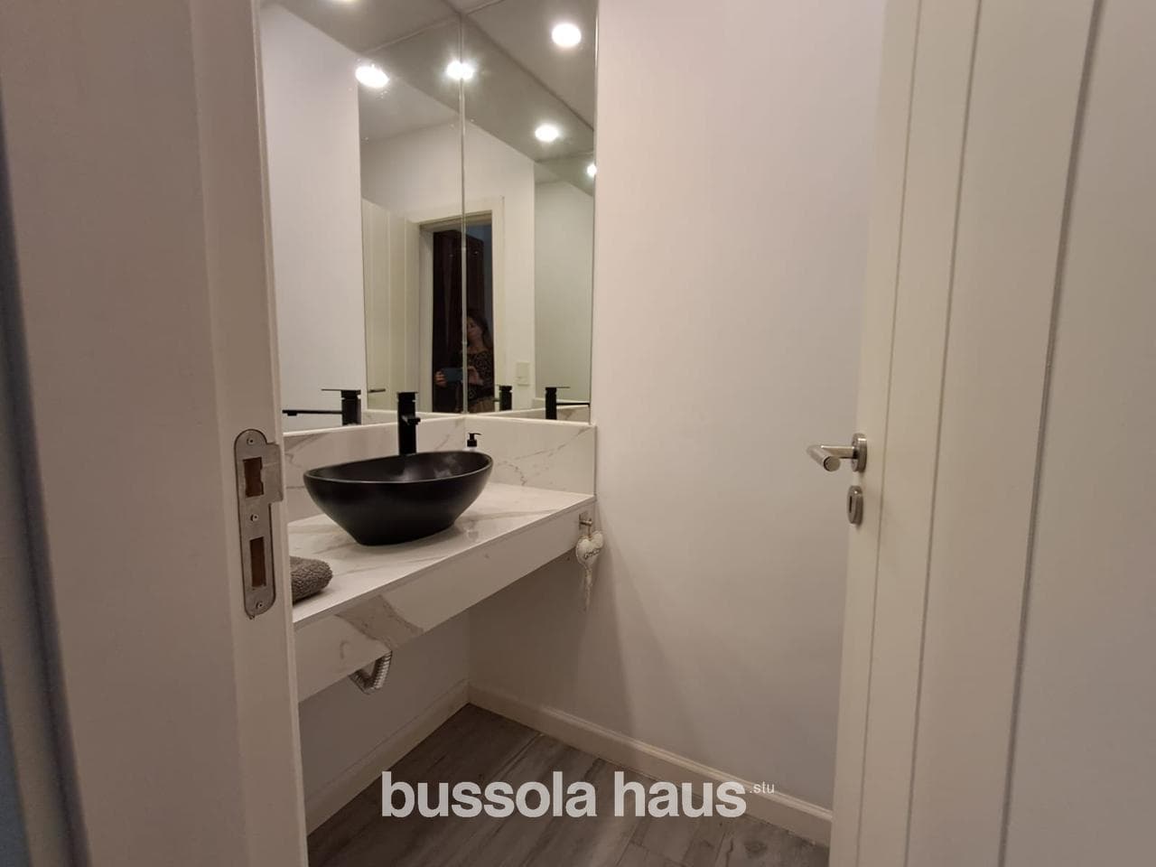 HOUSE FOR SALE IN NAUDIR ESCOBAR