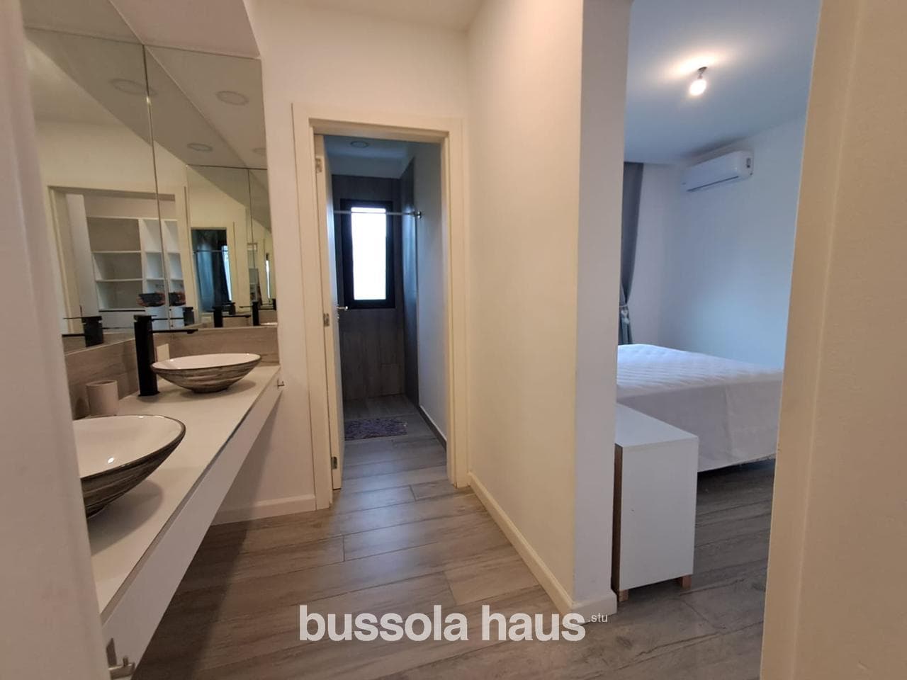 HOUSE FOR SALE IN NAUDIR ESCOBAR