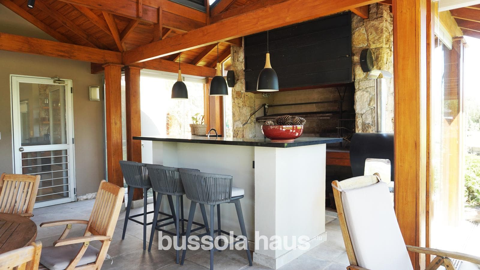 6-Room House in Isla del Este, Tigre—Furnished, Private Dock, Financing Available