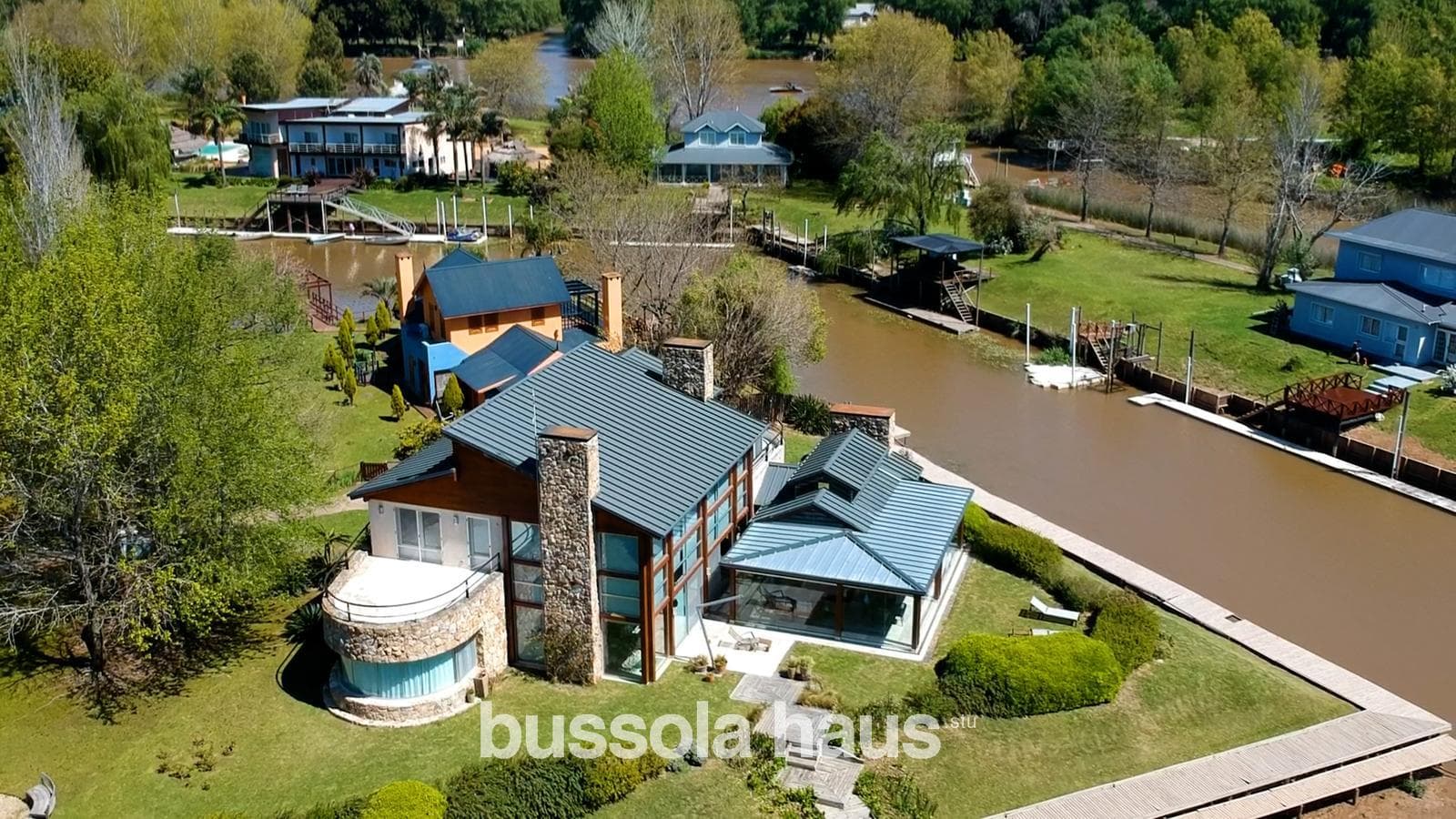 6-Room House in Isla del Este, Tigre—Furnished, Private Dock, Financing Available
