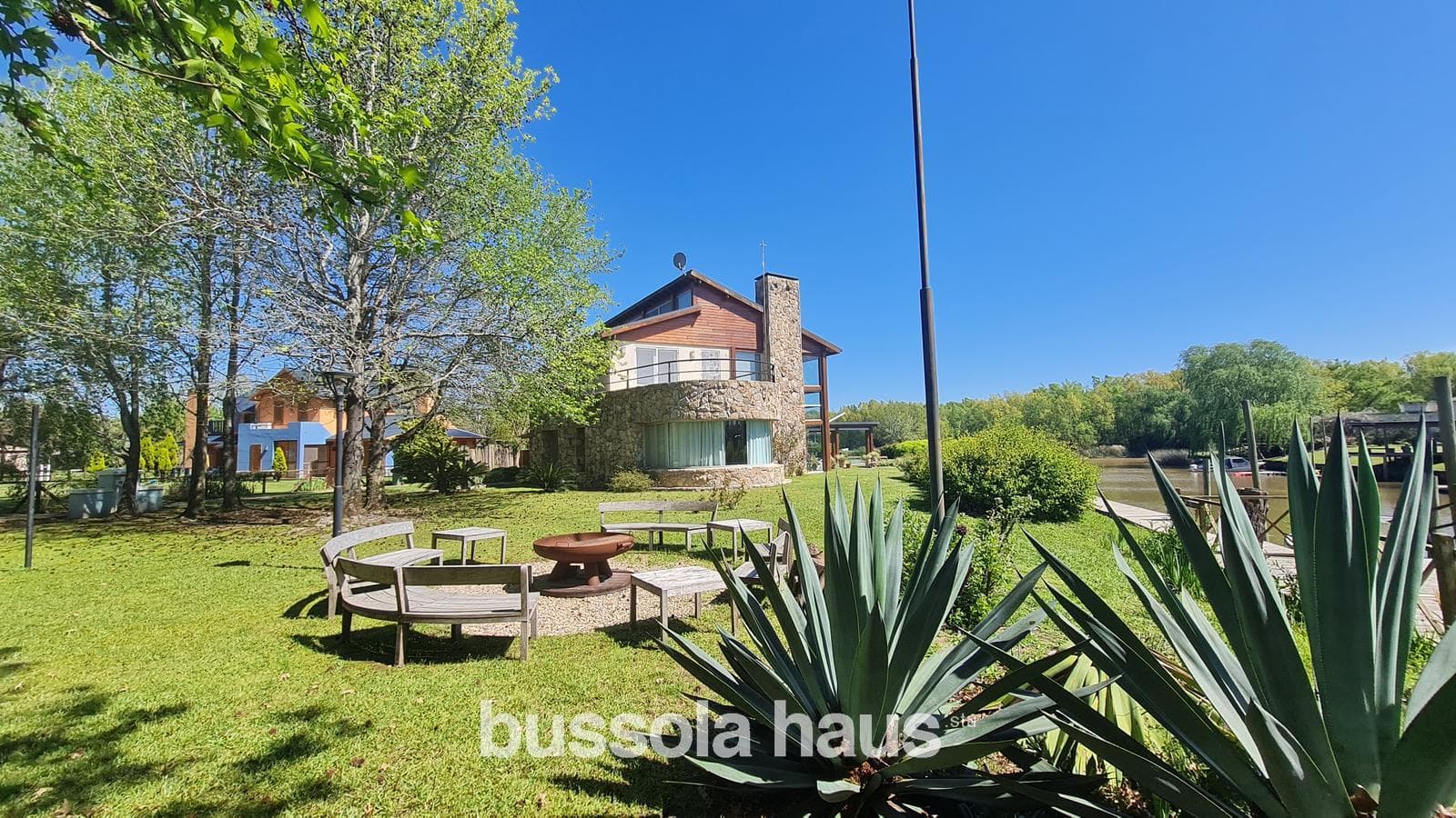 6-Room House in Isla del Este, Tigre—Furnished, Private Dock, Financing Available