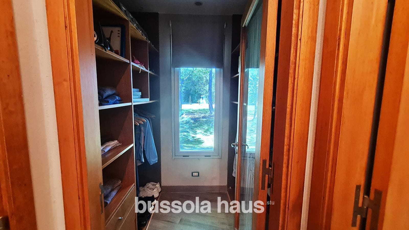 6-Room House in Isla del Este, Tigre—Furnished, Private Dock, Financing Available