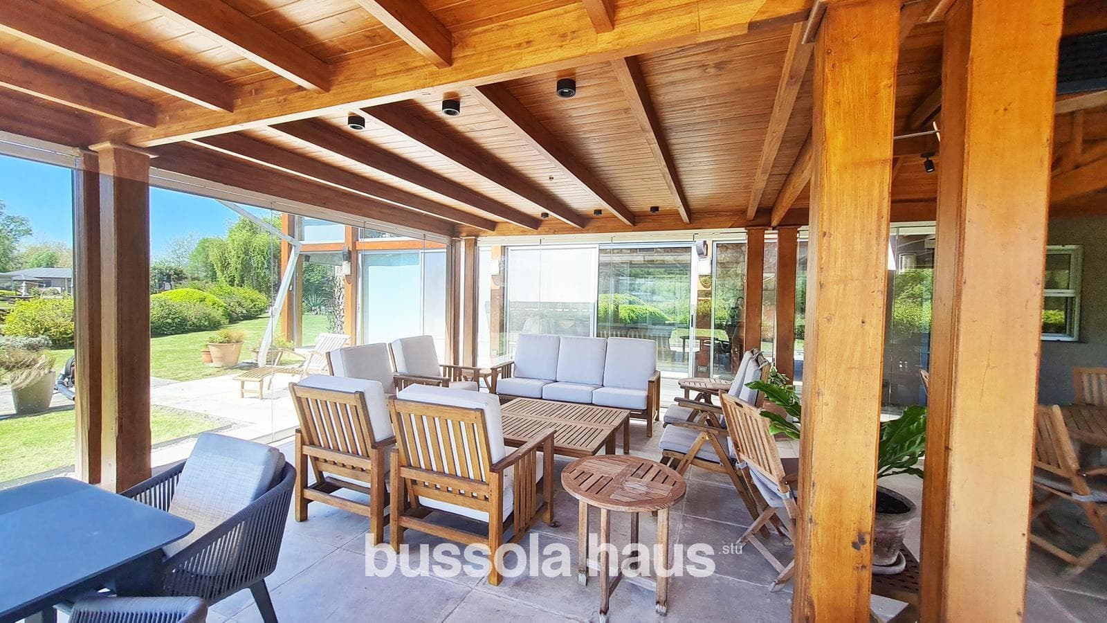 6-Room House in Isla del Este, Tigre—Furnished, Private Dock, Financing Available