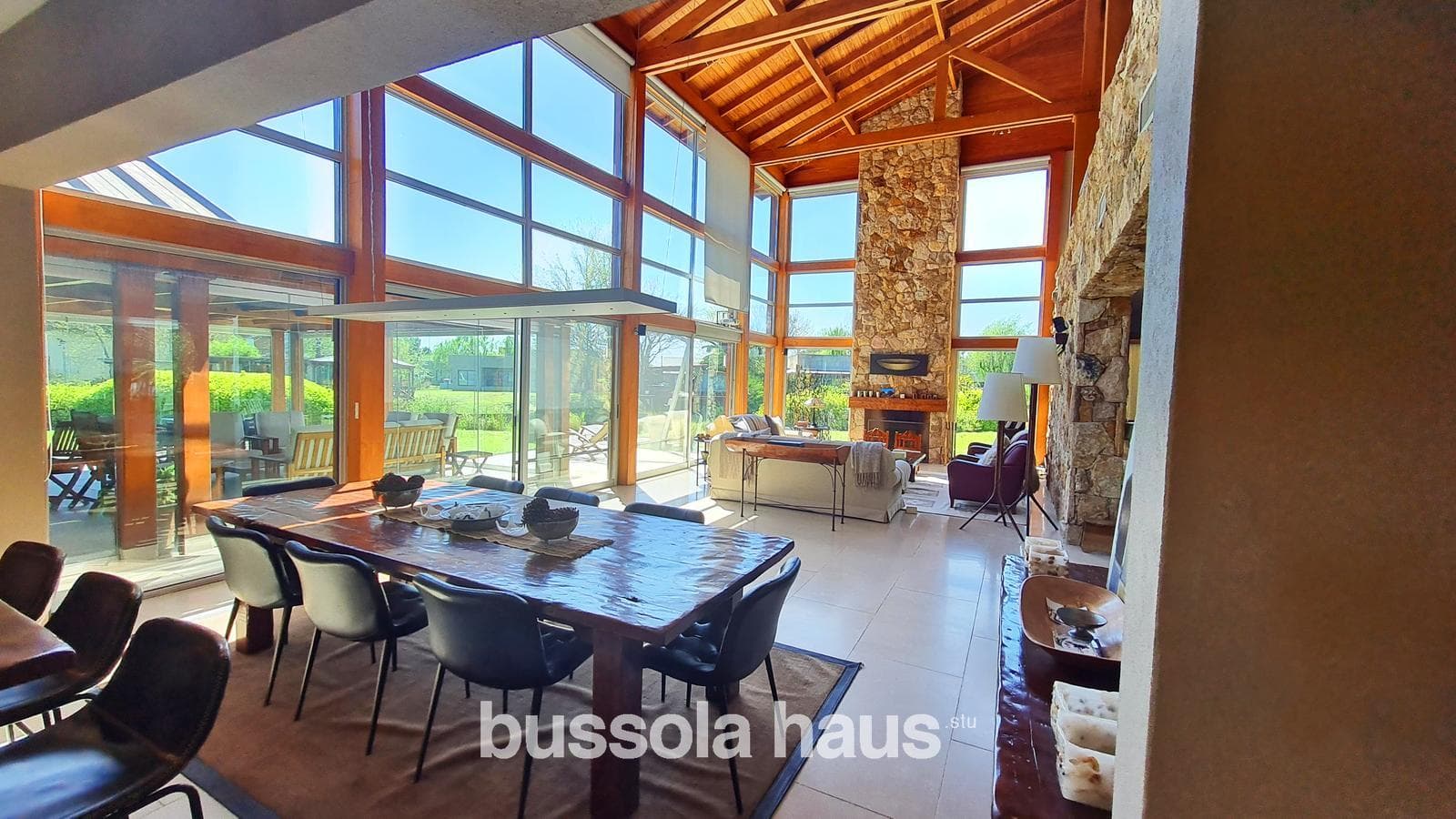 6-Room House in Isla del Este, Tigre—Furnished, Private Dock, Financing Available