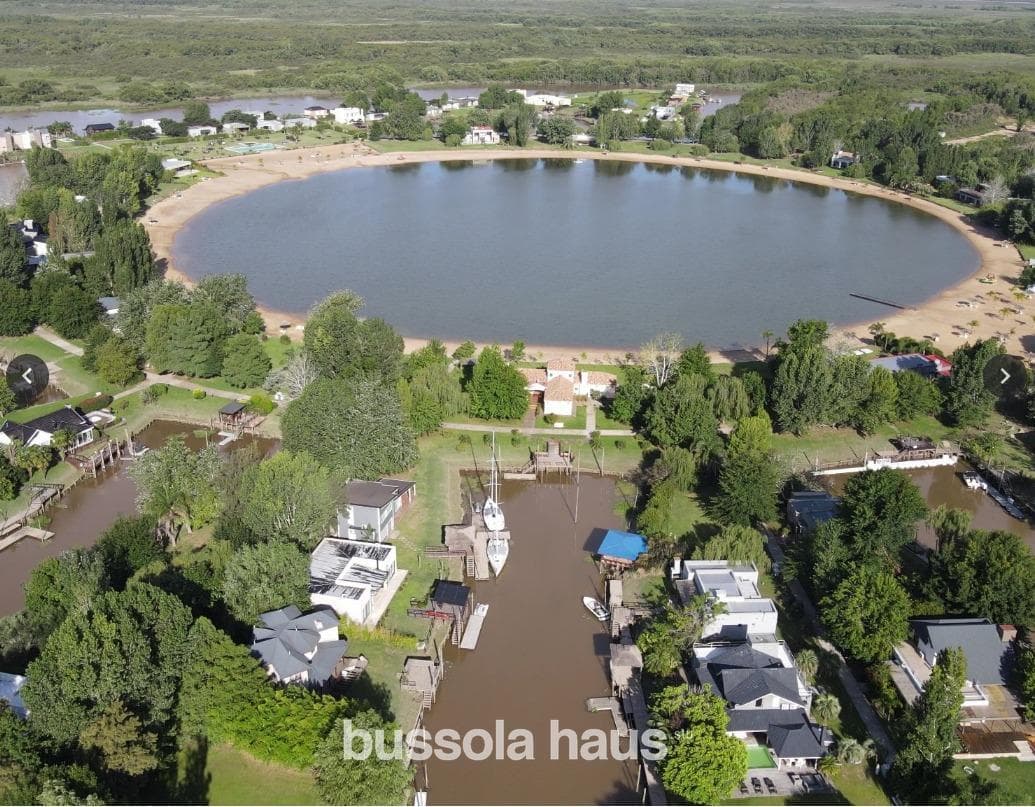 6-Room House in Isla del Este, Tigre—Furnished, Private Dock, Financing Available