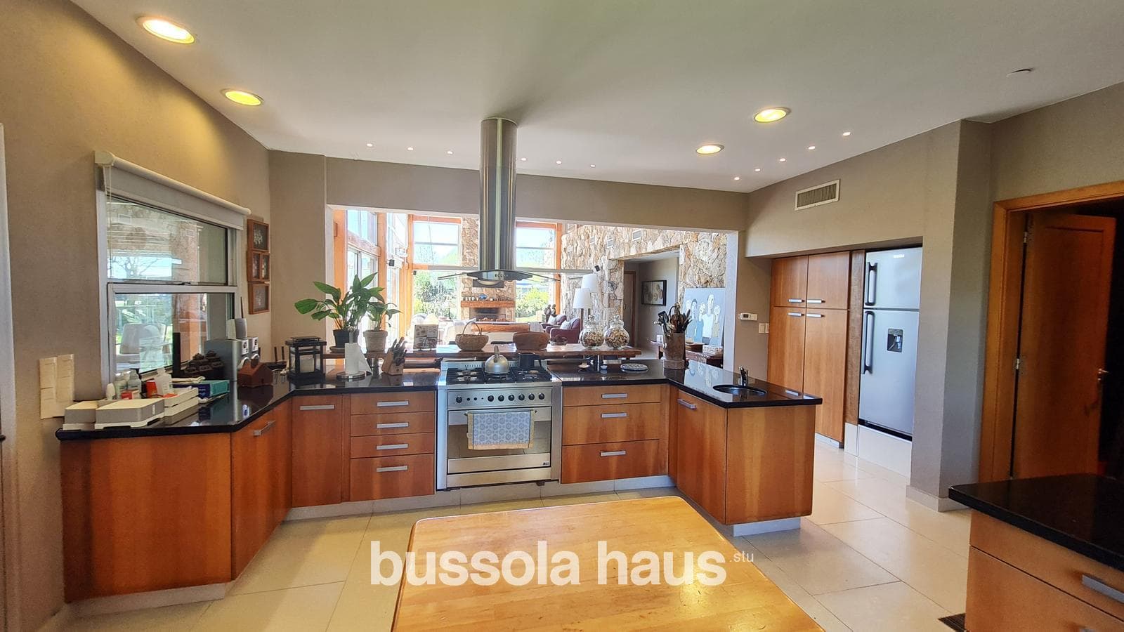 6-Room House in Isla del Este, Tigre—Furnished, Private Dock, Financing Available
