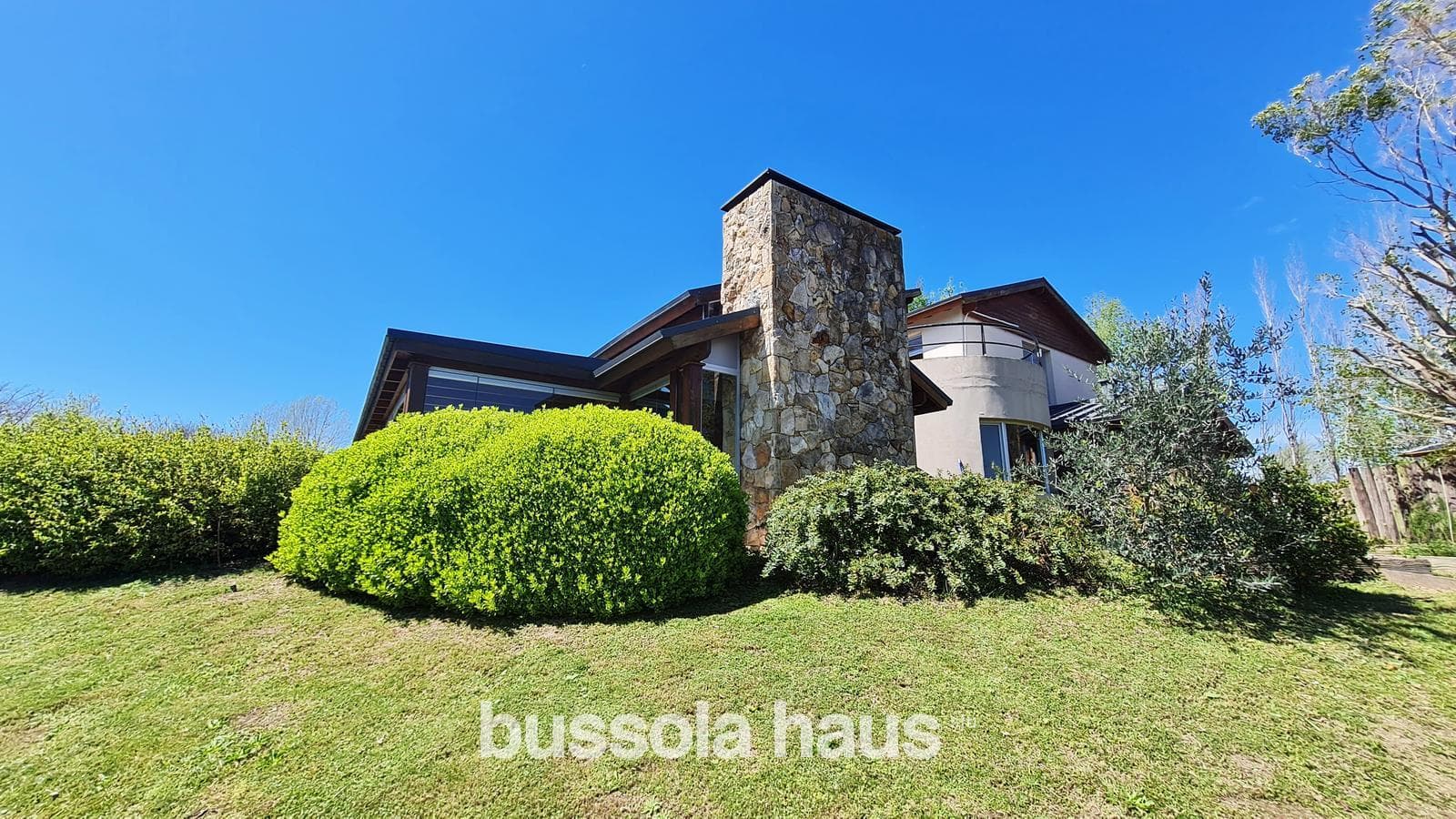 6-Room House in Isla del Este, Tigre—Furnished, Private Dock, Financing Available